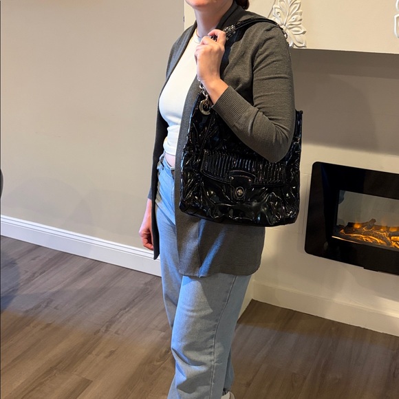 Beautiful Coach Poppy Black Quilted Patent Leather Shoulder Bag - Picture 3 of 13